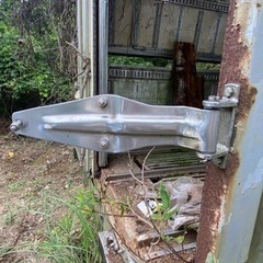 トラックのリア扉部品　オールステンレス