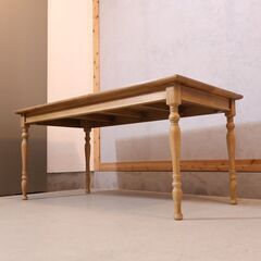 CRASH GATE(クラッシュゲート)/knot antiquesのキリン ダイニングテーブルです。クラシカルなろくろ脚と温かみのあるパイン古材を使用したレトロな食卓はヴィンテージテイストなどにも♪