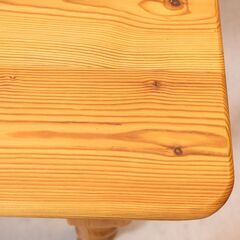 THE PENNY WISE(ペニーワイズ)よりpaulwison(ポールウィルソン) パイン無垢材の引き出し付ダイニングテーブルです！英国製のクラシックなデザインのアンティーク調の4人用食卓。