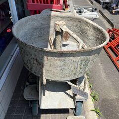 【メーカー・型番不明】コンクリートミキサー