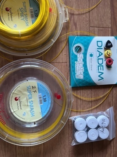 テニス 硬式 ポリエステル ガット スーパースマッシュスパイキーなど  