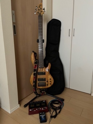ベースギター