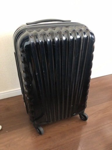 キャリーケース　黒横32cm奥行き22cm