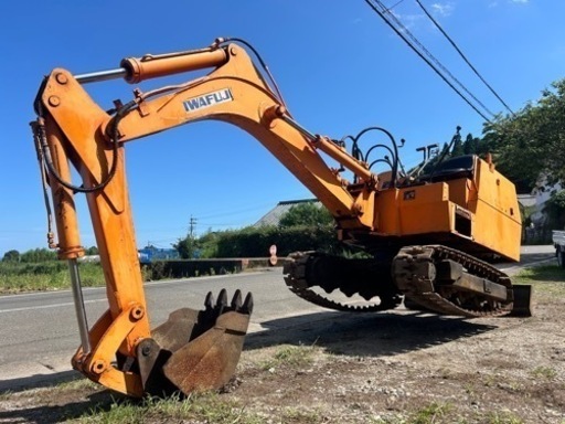 IWAFUJI バックホー 油圧ショベル ユンボ 2tクラス バッテリー新品 畑　庭　外構　土木　簡易始動動画あり