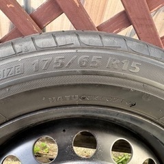 アクア純正鉄ホイールとタイヤ、ホイールキャップ