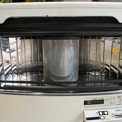 トヨトミ　石油ストーブ　煙突式ストーブ　ＴＯＹＯＴＯＭＩ　新品定価８６，８００円　２０１８年製　ホワイト　ＨＲ－Ｇ６５０Ｈ　コンクリート２７畳　木造１７畳