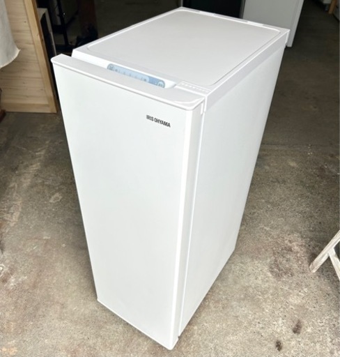 札幌市内配送可 美品 23年製 アイリスオーヤマ スキマックス 80L スリム冷凍庫 IUSN-8A-W 札幌市内配送可 美品 23年製 アイリスオーヤマ スキマックス 80L