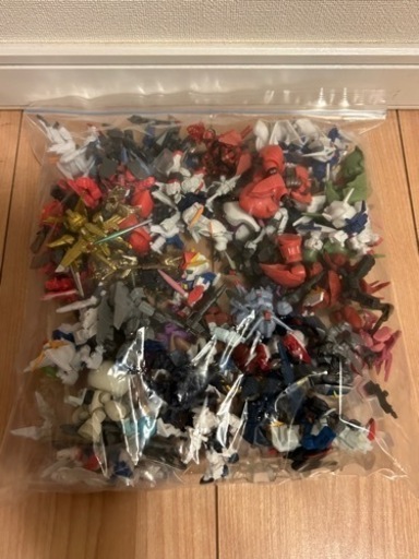 ガンダムなど大量フィギュアなど