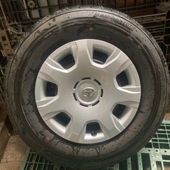 ハイエース　200系タイヤホイール　新車外し500km走行