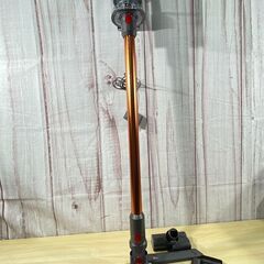 dyson　ダイソン　V10 fluffy　SV12　 コードレス掃除機　226