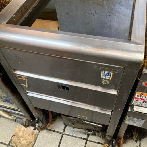 業務用フライヤー 2台あります