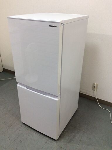 （7/27受渡済）JT9106【SHARP/シャープ 2ドア冷蔵庫】美品 2020年製 SJ-D15G-W 家電 キッチン 冷蔵冷凍庫 右開き 152L