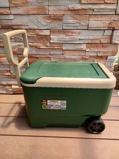 新品未使用品イグルー  キャスター付きクーラーボックス  36L