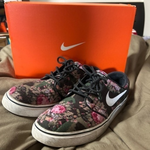 【限定品】ナイキスニーカー　花柄スニーカー　NIKE SB Zoom Stefan DigiFloral  フローラル　25.5