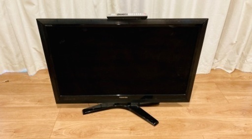 【テレビ 譲ります】リモコン付き TV