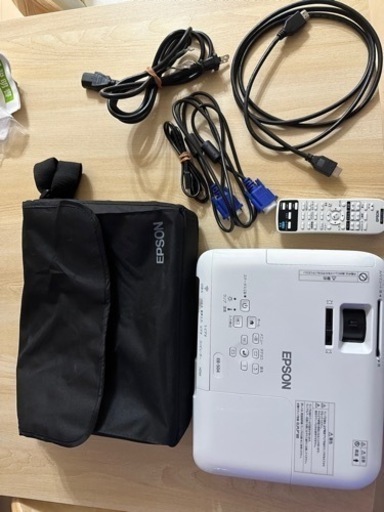 プロジェクター　EPSON EB-S04