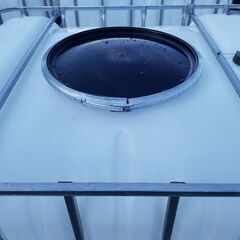 期間限定値下げ。１０００リットルタンク。貯水タンク。農業タンク。雨水タンク。