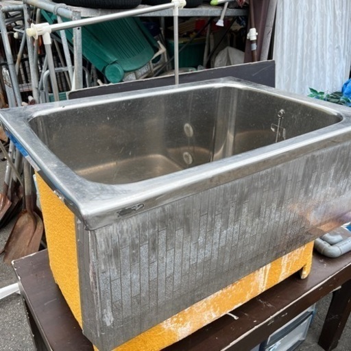 ☆問い合わせ多数☆現状品☆浴槽　野菜洗いや水貯め、ゴミ箱としても。