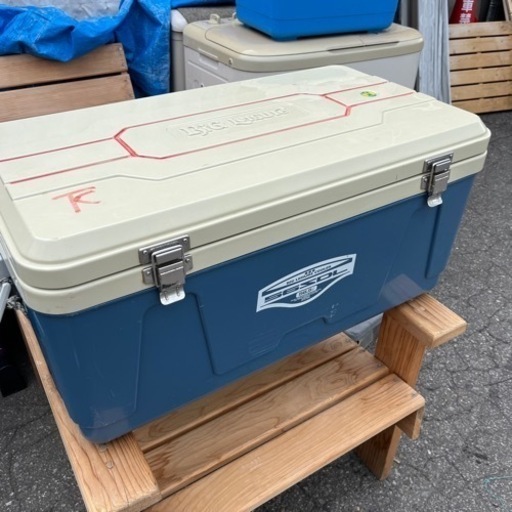 ☆激安品☆クーラーボックス　56.5リットル　秀和　made in JAPAN