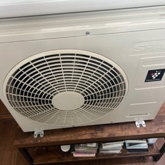 SHARP エアコン　AY-N22DM　2022年製　6〜8畳用。