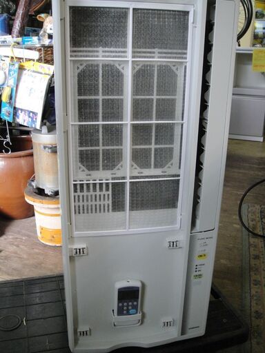 【13】2021年製　CORONA(コロナ) ウインドエアコン (冷房専用タイプ) CW-16A　液晶リモコン・取付枠（テラス窓・腰高窓兼用）付き 窓エアコン 13】2021年製 CORONA(コロナ) ウインドエアコン (冷房専用タイプ) CW