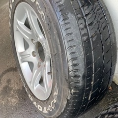 車のパーツ タイヤ、ホイール215/65/16 ＋25