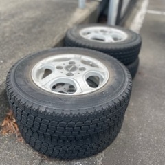 車のパーツ タイヤ、ホイール