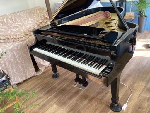 YAMAHA グランドピアノG5E 1980年全弦をドイツ製レスローに交換しました。
