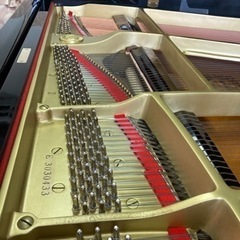 YAMAHA グランドピアノG5E 1980年全弦をドイツ製レスローに交換しました。