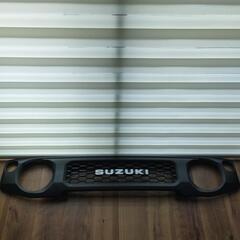 JB64 JB74 ジムニー ジムニーシエラ フロントグリル
本体　チッピング塗装　メッシュ部ツヤ消しBK
純正SUZUKIエンブレム付
