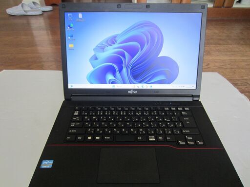 富士通15.6型ノートPC　LIFEBOOK AH573/Gを売ります。