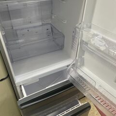 リサイクルショップどりーむ荒田店 No12624 冷蔵庫　２０１７年製　アクア　２７２L　３ドア　大きすぎないすっきりサイズ♪