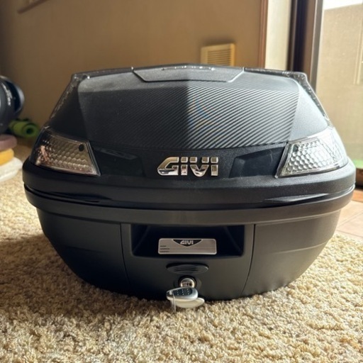GIVIリアボックス　37リットル\n