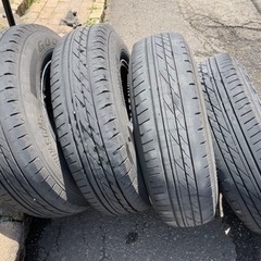 ハイエース　タイヤ　ホイルール