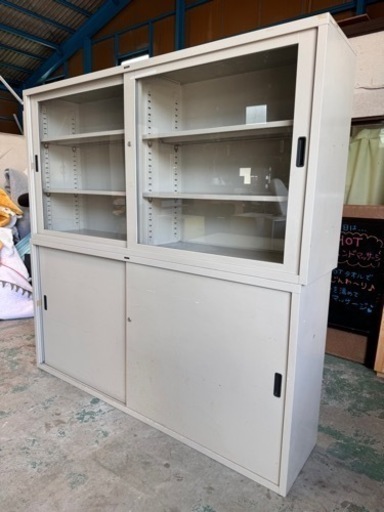 7/9までに引取できる方⚠️事務所に☆オフィス家具☆棚☆書類棚☆横176cm☆並べても使えます