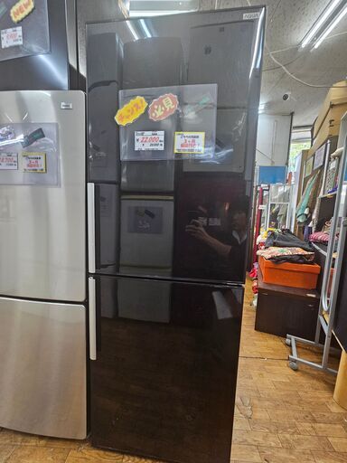 【リサイクルショップどりーむ鹿大前店】No10237　当店おすすめ！　アクア　2ドア冷蔵庫　2013年製　全体容量270L　冷凍室が大容量の100L！　この猛暑におすすめの冷蔵庫です♪