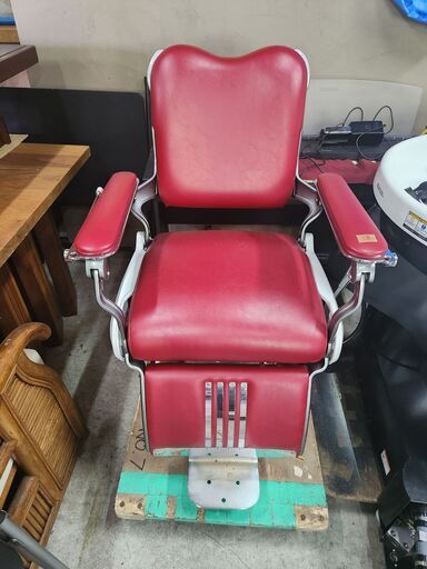 洗髪台　★タカラベルモント★　バーバーチェア　散髪イス　理容備品