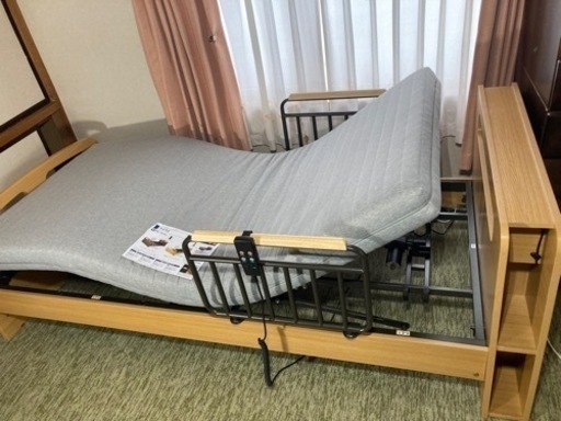 美品　介護　リラックス シングルベッド　ライズ2 棚付き2モータータイプ