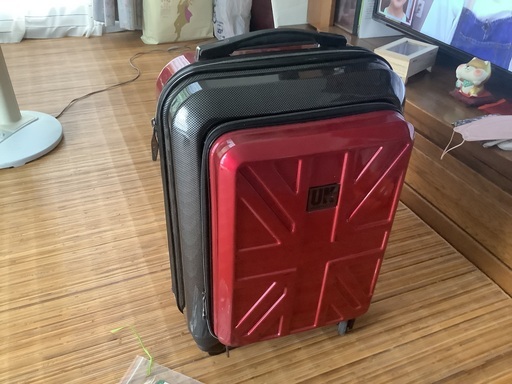 キャリーケースです。