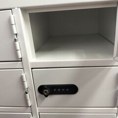 貴重品ロッカー　小物一時保管庫(貴重品ロッカー) ダイヤル錠 2列6段12人用 416.2×320×715mm ホワイトLK-3 