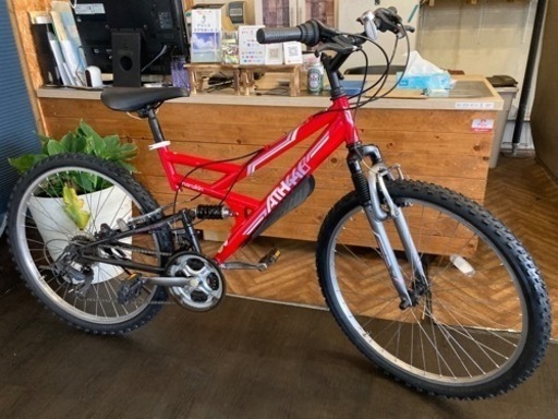 【marukin前後タイヤ・チューブ新品！】前後サスペンション付き　3×7速　26インチMTB レッド