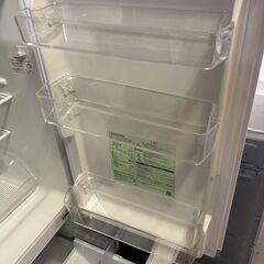 ☆中古￥11,800！TOSHIBA　153㍑2ドア冷蔵庫　家電　2019年製　GR-R15BS(W)型　幅48㎝ｘ奥行58㎝ｘ高さ127㎝　【BG055】