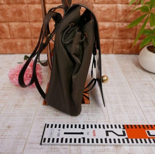 美品 ✨ セリーヌ　ミニリュック　スターボール　黒　レザー　レディース 美品 ✨ セリーヌ ミニリュック スターボール 黒 レザー レディース