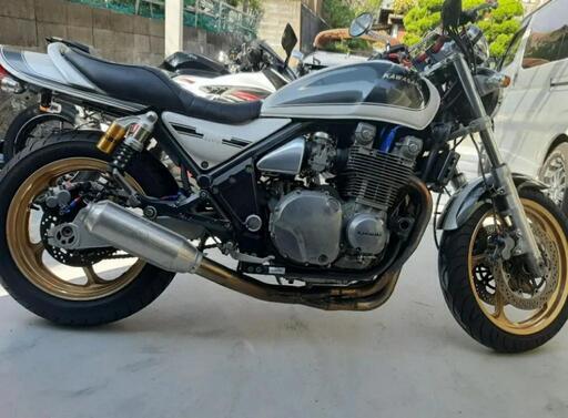 ゼファー1100