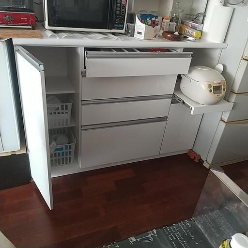 引き出し式  食器棚