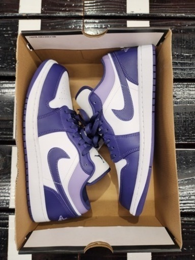 NIKE エアジョーダン1ロー　紫