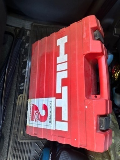 HILTI(コード式な振動ドリル)