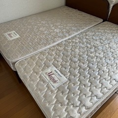値下げ対応可能　シモンズ　ベッド2個セット　シングル　セミダブル