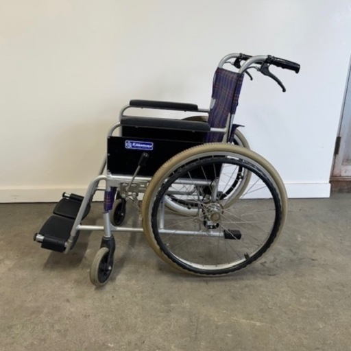 626★岐阜発　① △ KAWAMURA / 車椅子 / 介護用品 / 介助用品 / イス / 自走式 / 折りたたみ / 現状品　R6.6/21★