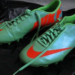 サッカースパイク　ナイキ　MERCURIAL　26㎝